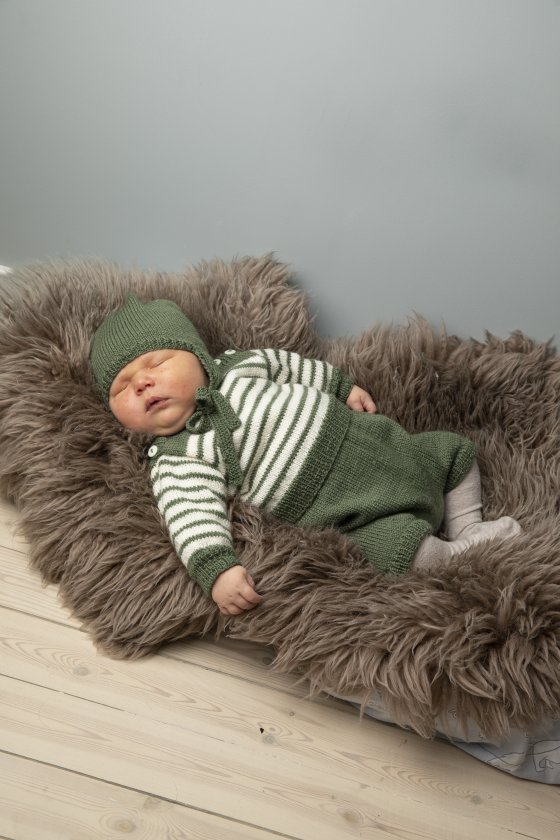 Stickmönster babytröja och kortbyxor Viking Baby ull