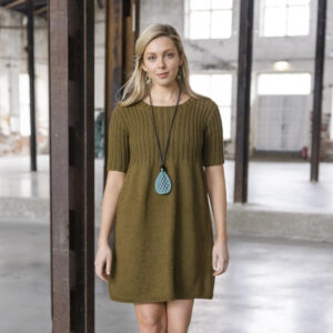 Stickmönster Rayssa-klänning i Novita Linen Love