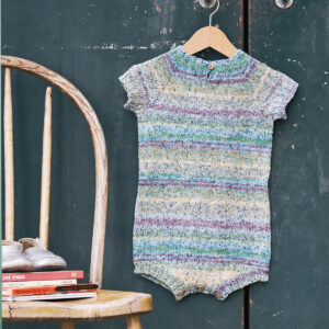 Stickmönster Baby body i Maja by Permin 891323