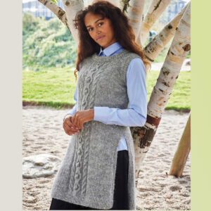 892306 Stickmönster Långväst med flätor