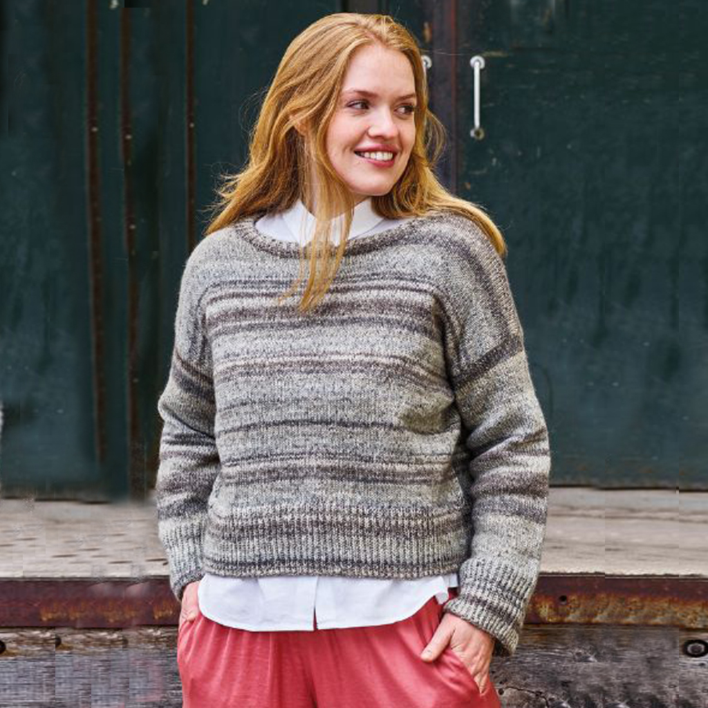 Damtröja med nedhasade ärmar i Rigmor by Permin 896545