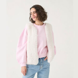 Stickmönster väst i fuskpälsgarn sirdar-10813