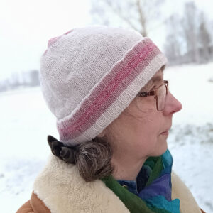 Stickmönster Mössa med dubbelt uppvikt kant dg-58