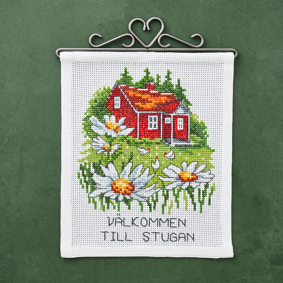 Korsstygnsbroderi Välkommen till stugan Vepa